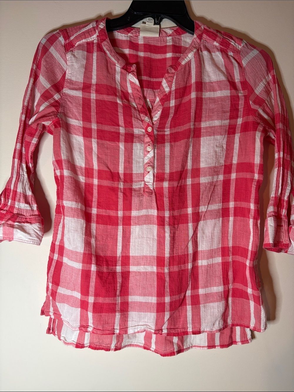 Women's st. John’s Bay Pink Plaid Button-Front split neck Tunic Top medium cotto